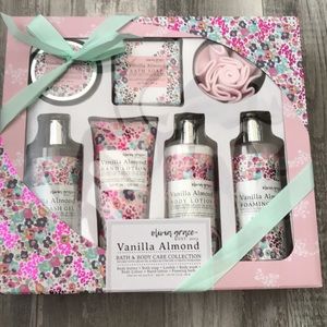 Olivia Grace Vanilla Almond Set